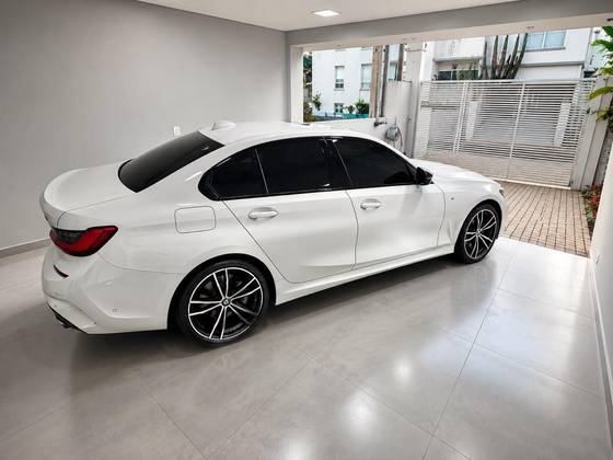 BMW 320i 2.0 16V TURBO GASOLINA M SPORT AUTOMÁTICO BMW 320i 2.0 16V TURBO GASOLINA M SPORT AUTOMÁTICO